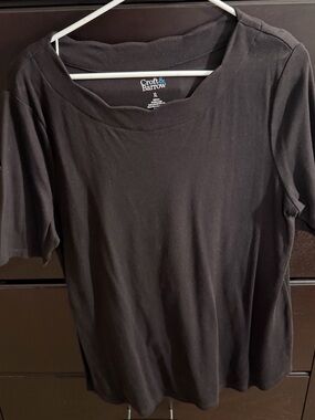 Croft & Barrow Women's Black Short Sleeve Top scalloped neck design